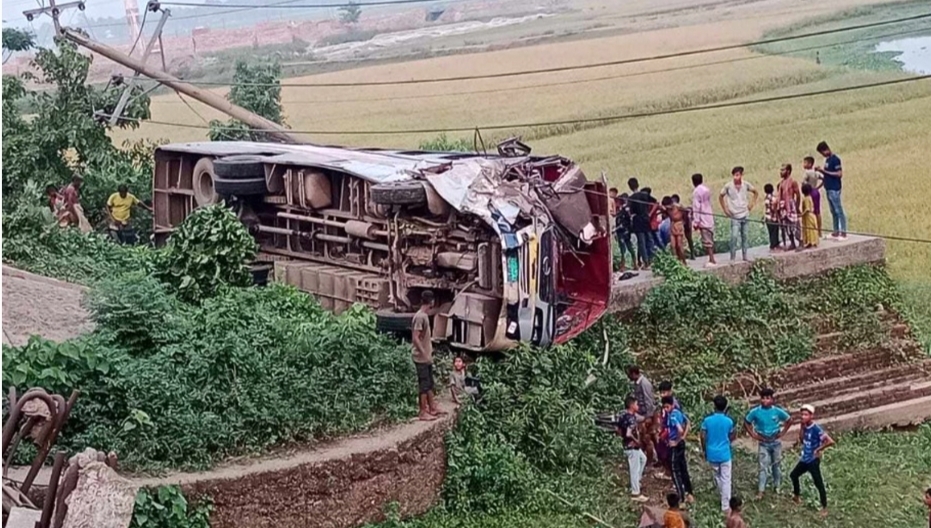 ব্রাহ্মণবাড়িয়ায় ২ বাসের মুখোমুখি সংঘর্ষ, আহত ৩০