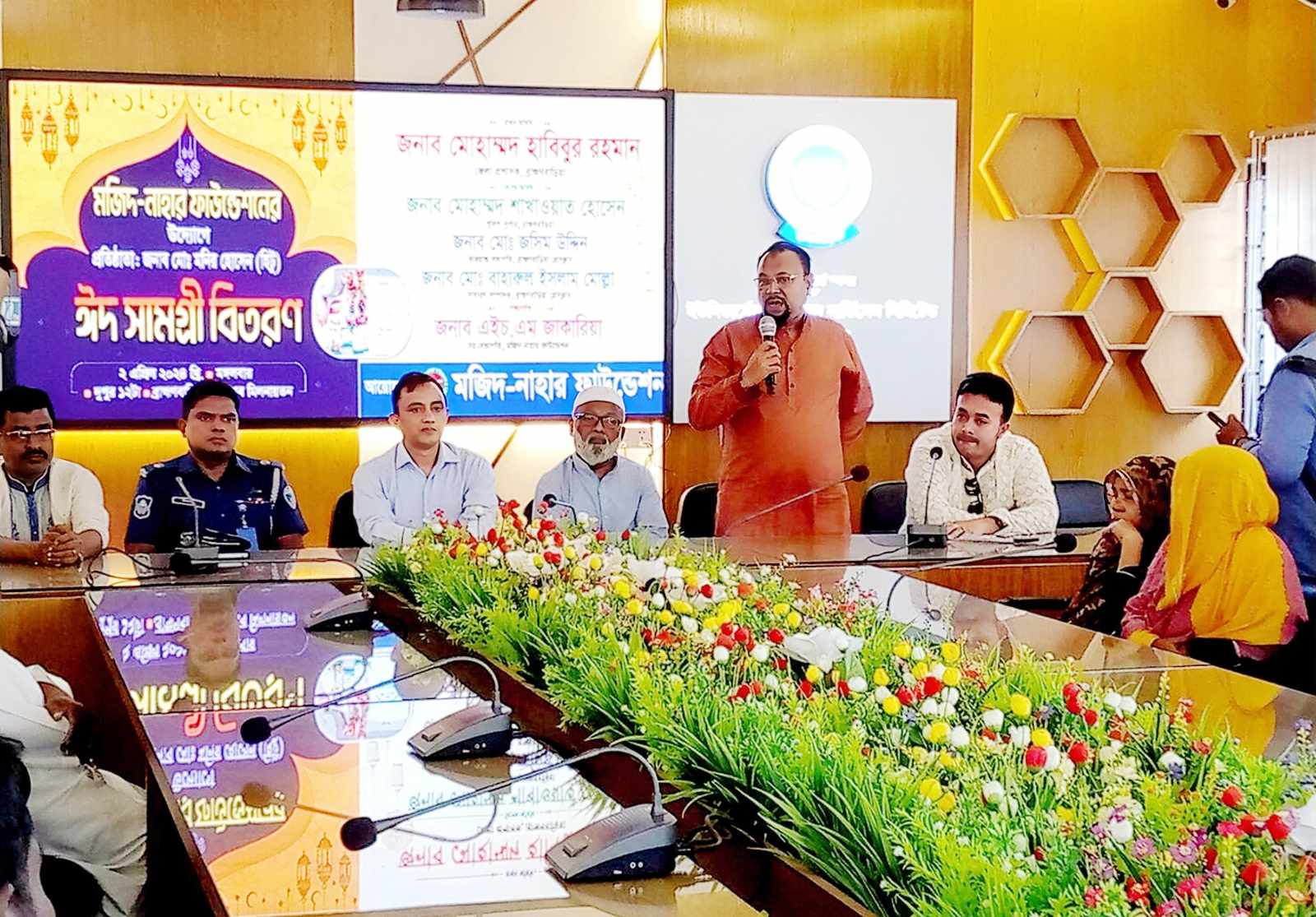 ৫০০ পরিবার পেল মজিদ-নাহার ফাউন্ডেশনের ঈদ উপহার