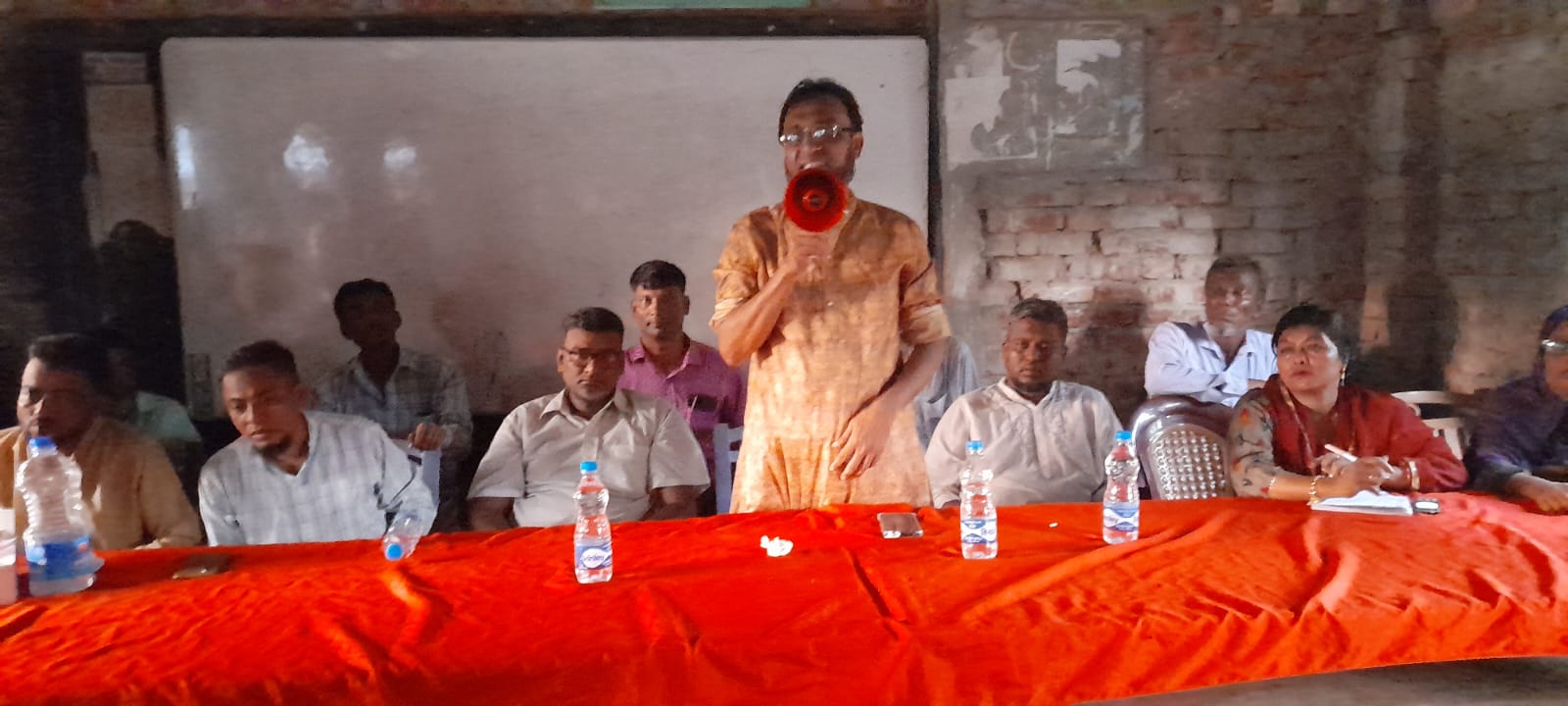 শাহরাস্তিতে রায়শ্রী দক্ষিণ ইউনিয়ন শ্রমিক দলের উদ্যোগে আলোচনা সভা অনুষ্ঠিত
