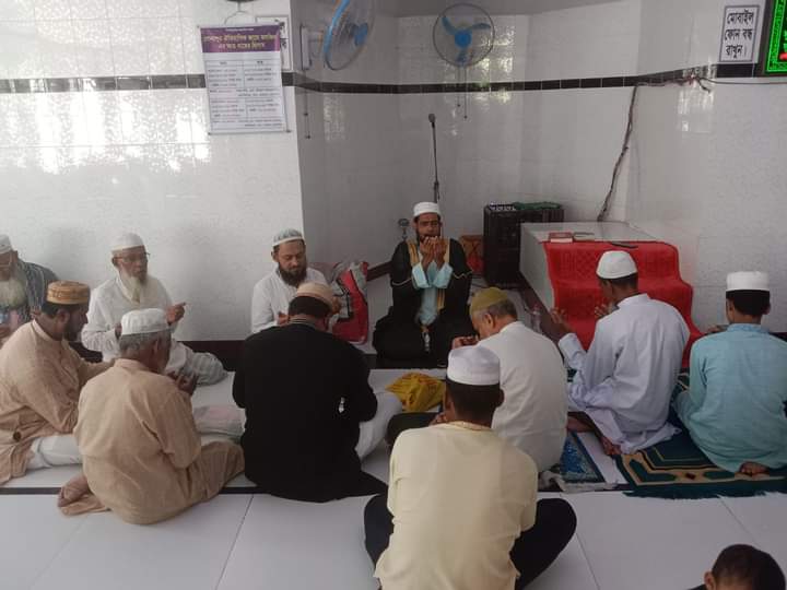 সোনাপুর ঐতিহাসিক জামে মসজিদ এন্তেজামিয়া কমিটির ৩ বছরের দায়িত্ব পালন শেষে কার্যভার হস্তান্তর