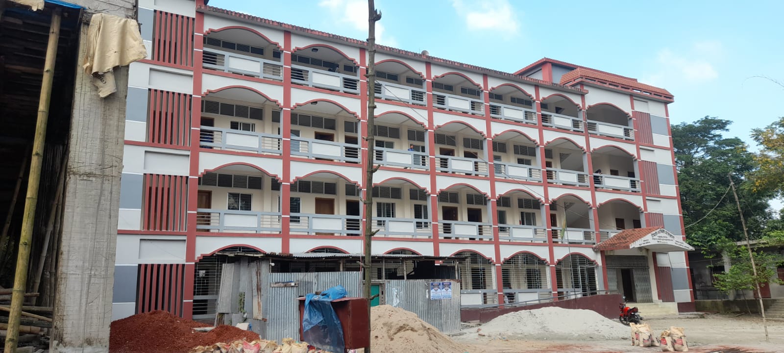 শাহরাস্তির টামটা মাদ্রাসার সুপার ৩ মাস মাদ্রাসায় না এসে, বেতন উত্তোলন,চাপা উত্তেজনা বিরাজ