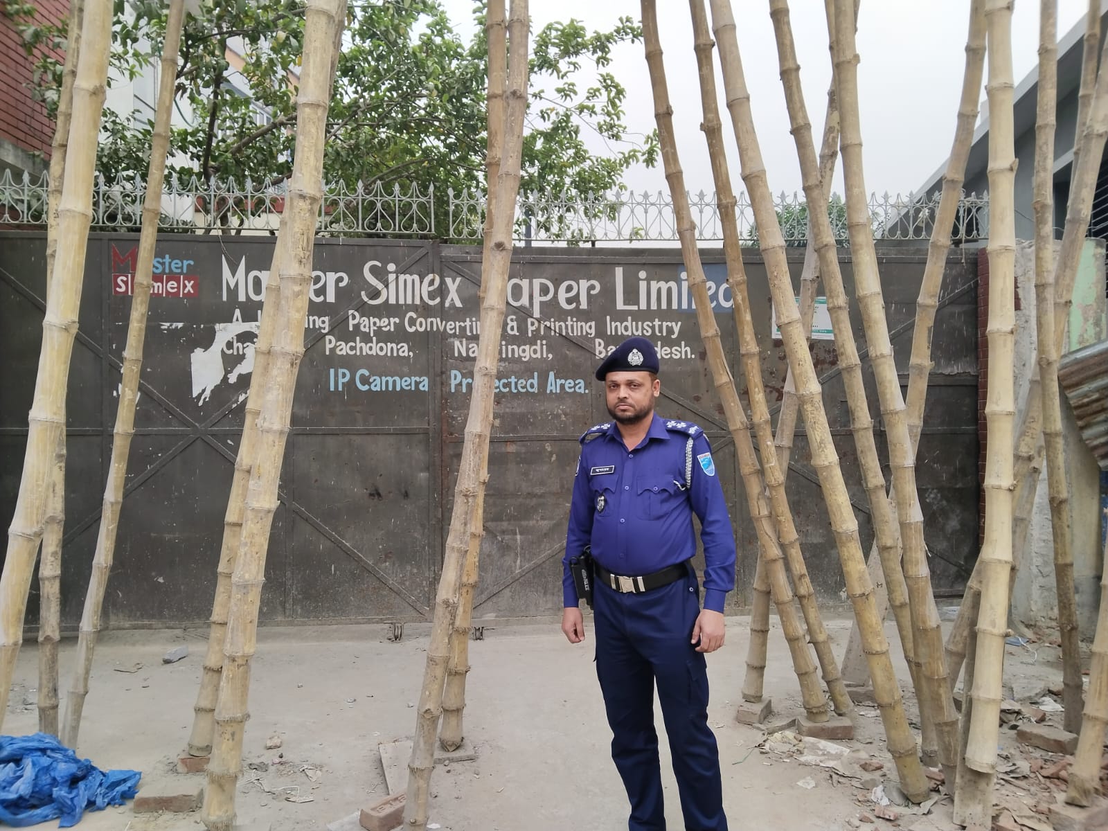 কাগজের কৃত্রিম সংকট তৈরির অভিযোগ,নরসিংদীতে পেপার মিলে অভিযান