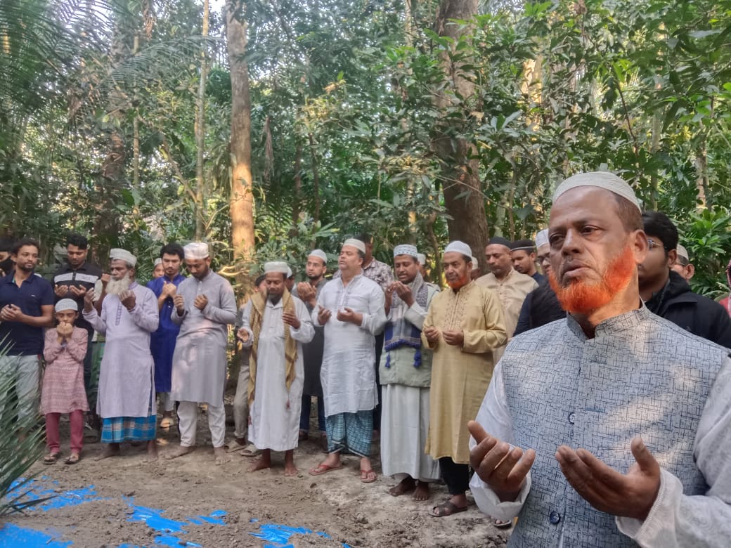 চিরনিদ্রায় শায়িত হলেন ঘুঘুশালের মনিরুজ্জামান মনিরের মমতাময়ী মা