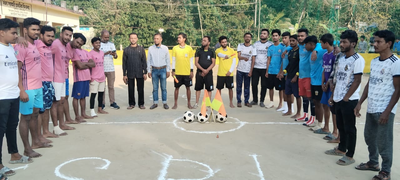 শাহরাস্তিতে খিলা সোহাগ স্মৃতি স্মরণে ডে-নাইট মিনিবার ফুটবল টুর্নামেন্ট-২০২৫ অনুষ্ঠিত