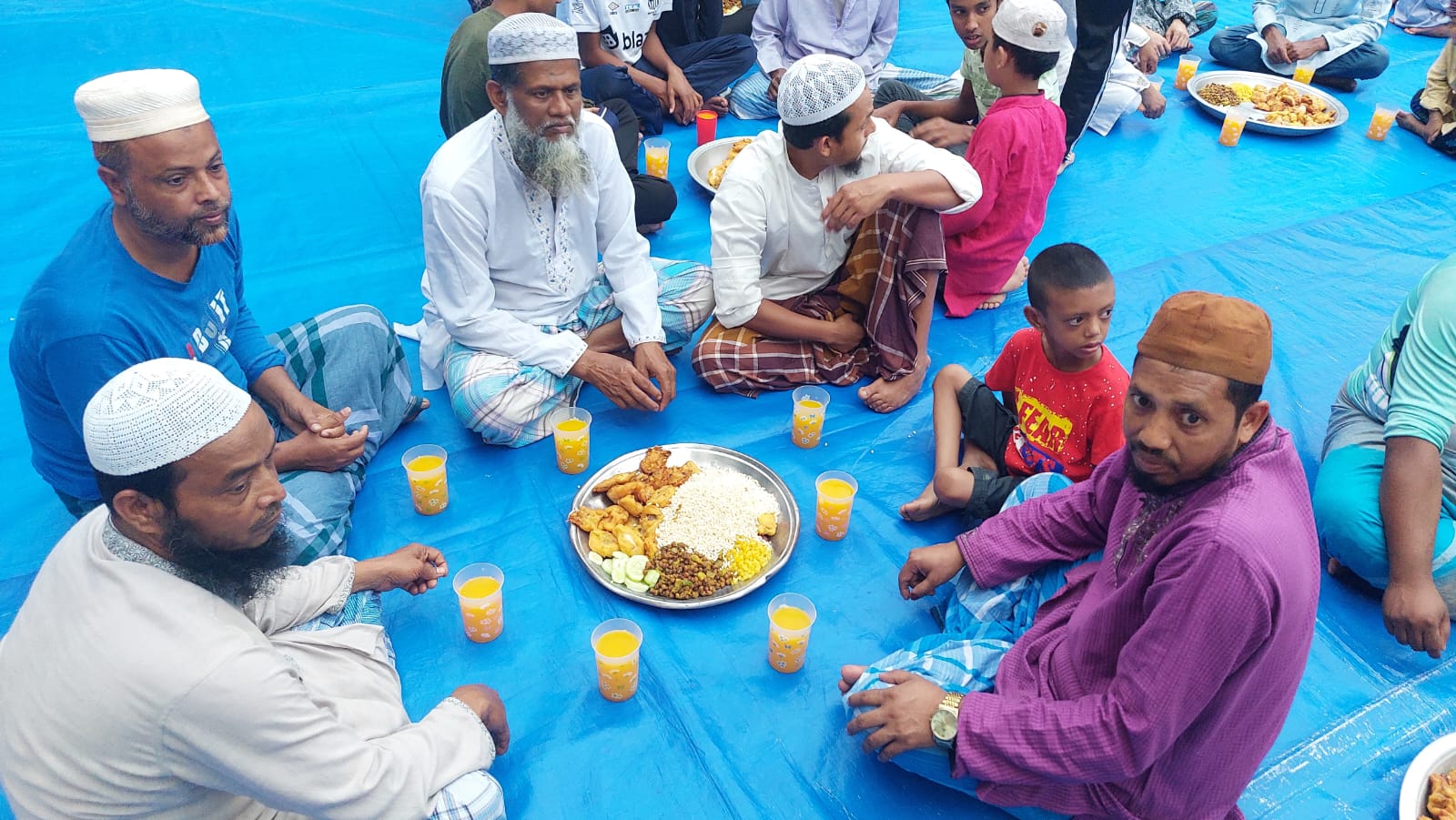 নাওড়া জামে মসজিদে রমজানের তাৎপর্য তুলে ধরে আলোচনা সভা, দোয়া ও ইফতার মাহফিল অনুষ্ঠিত
