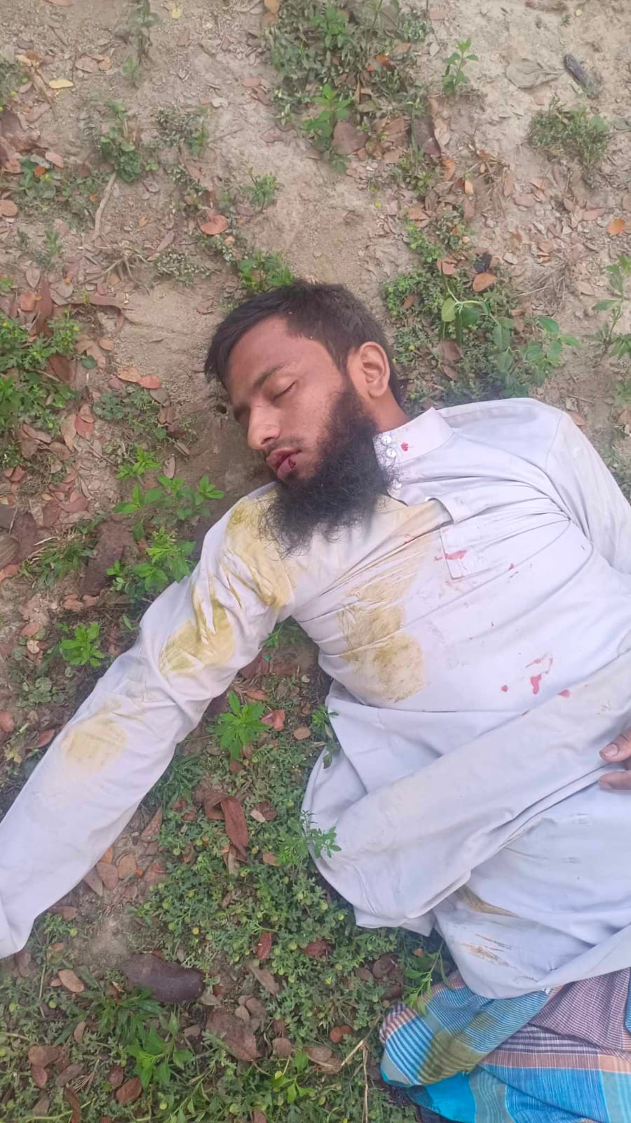 ঈদের নামাজ পড়ানো হল না  জাবেদ হোসেনের, হোন্ডা এক্সিডেন্টে প্রাণ গেল তার, পরানপুরে  শোকের মাতাম।