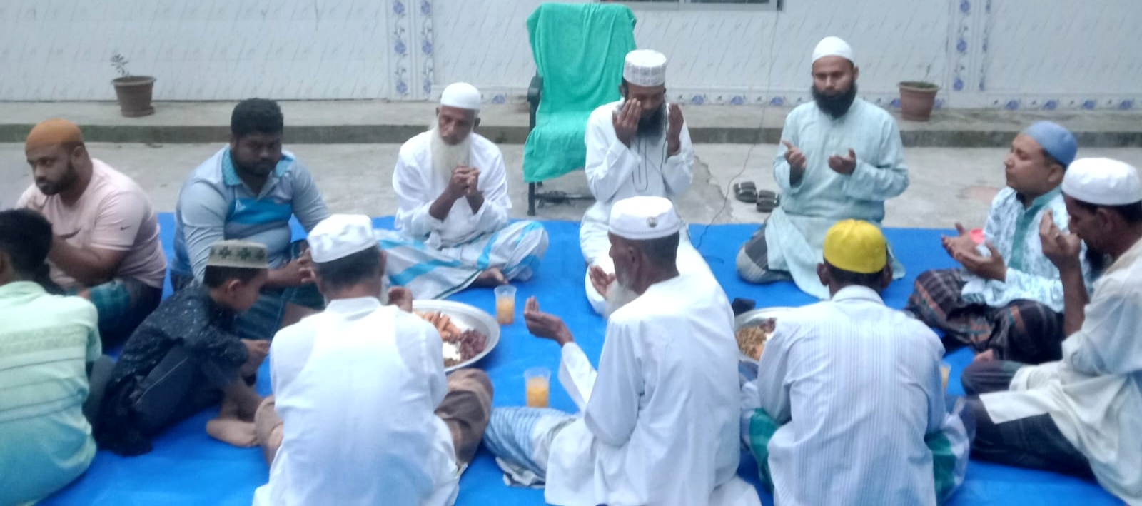 নাওড়া জামে মসজিদে রমজানের তাৎপর্য তুলে ধরে আলোচনা সভা, দোয়া ও ইফতার মাহফিল অনুষ্ঠিত