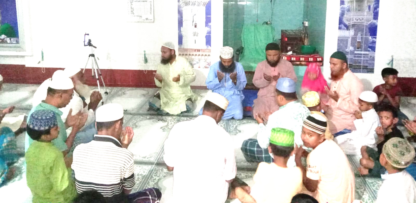 নাওড়া জামে মসজিদে জুমাতুল বিদা উপলক্ষে এদিনের তাৎপর্য তুলে ধরে আলোচনা সভা, মিলাদ, দোয়া ও ইফতার মাহফিল অনুষ্ঠিত