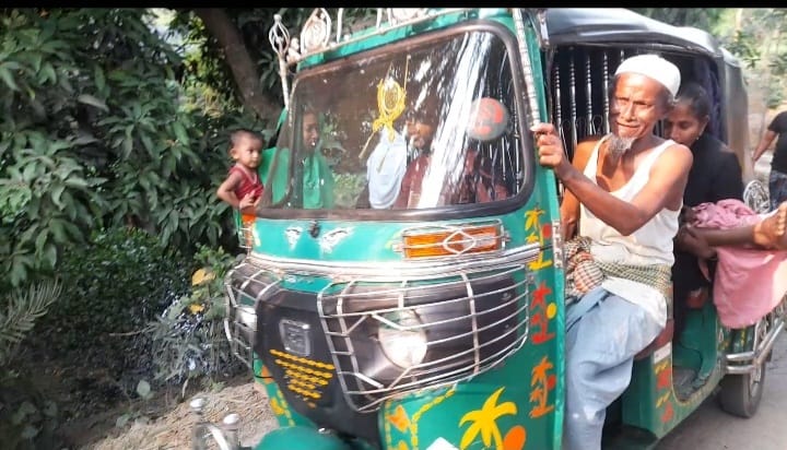 শাহরাস্তিতে সাপের কামড়ে আহত এক ব্যক্তিকে আশঙ্কা জনক অবস্থায় হাসপাতালে প্রেরণ