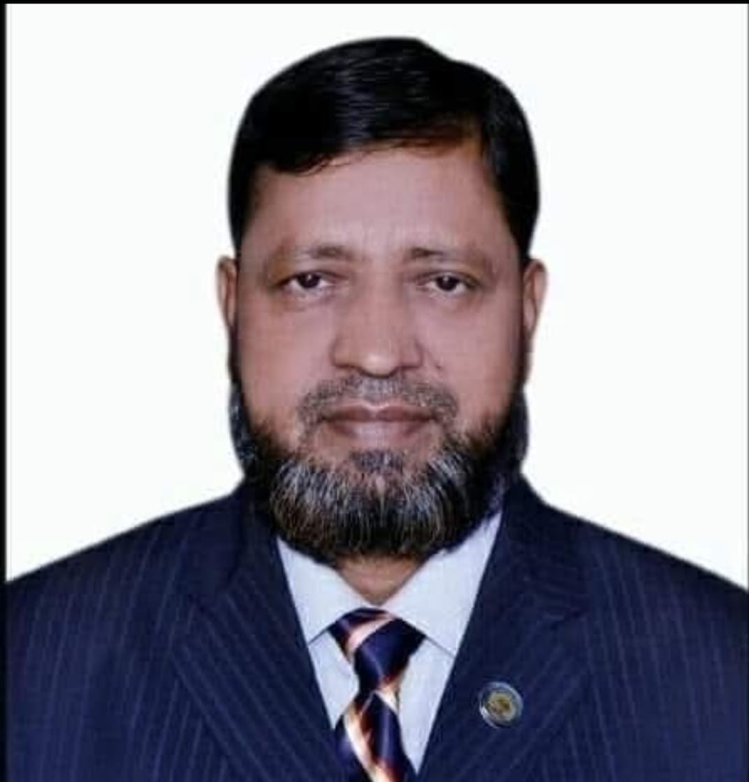 শাহরাস্তি প্রেসক্লাবের সাবেক সভাপতি অধ্যক্ষ আবুল কালাম সস্ত্রীক হজ্জে গমন