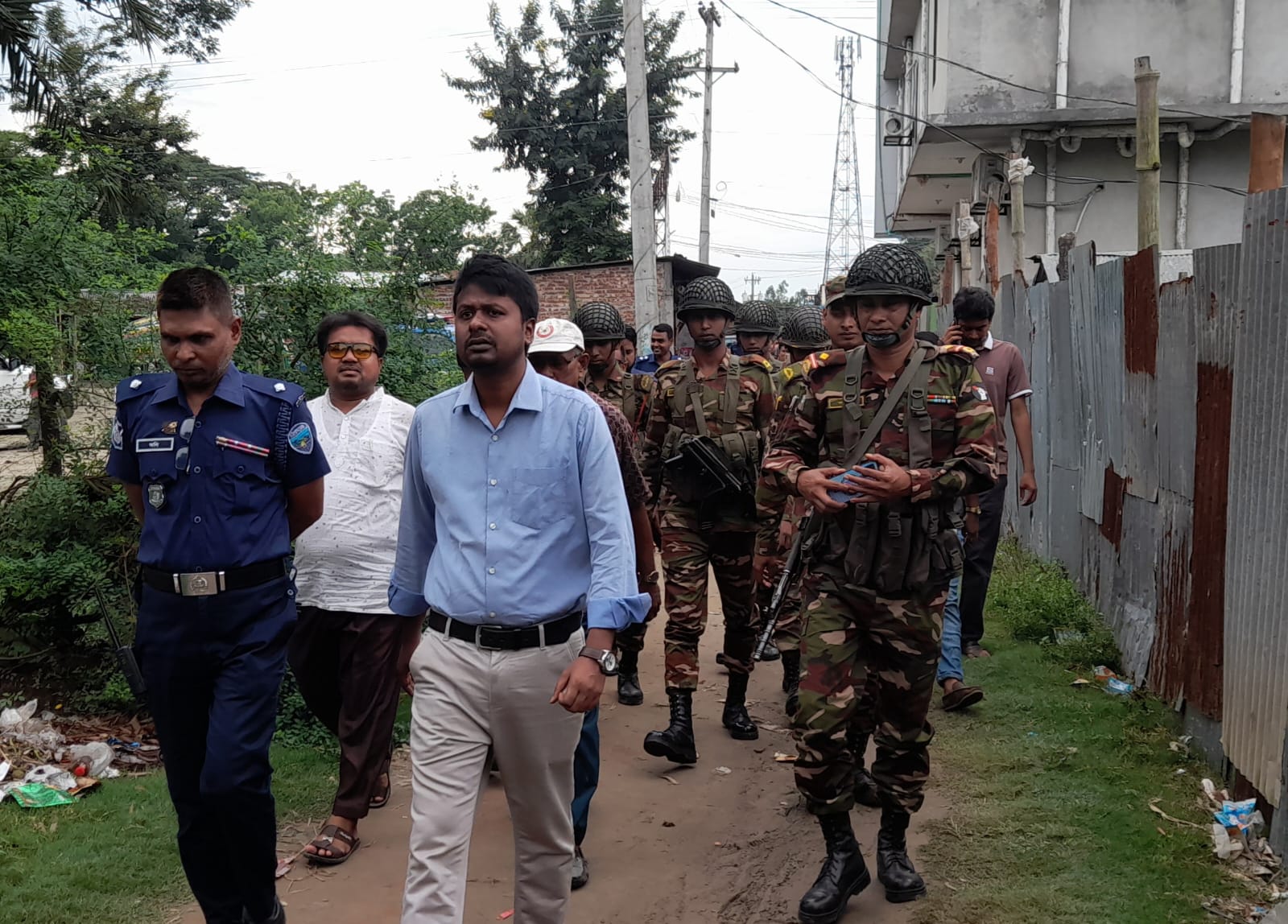শাহরাস্তির চিতোষী  ডিগ্রি কলেজ অধ্যক্ষের যোগদানকে কেন্দ্রকরে ধাওয়া পাল্টা ধাওয়া