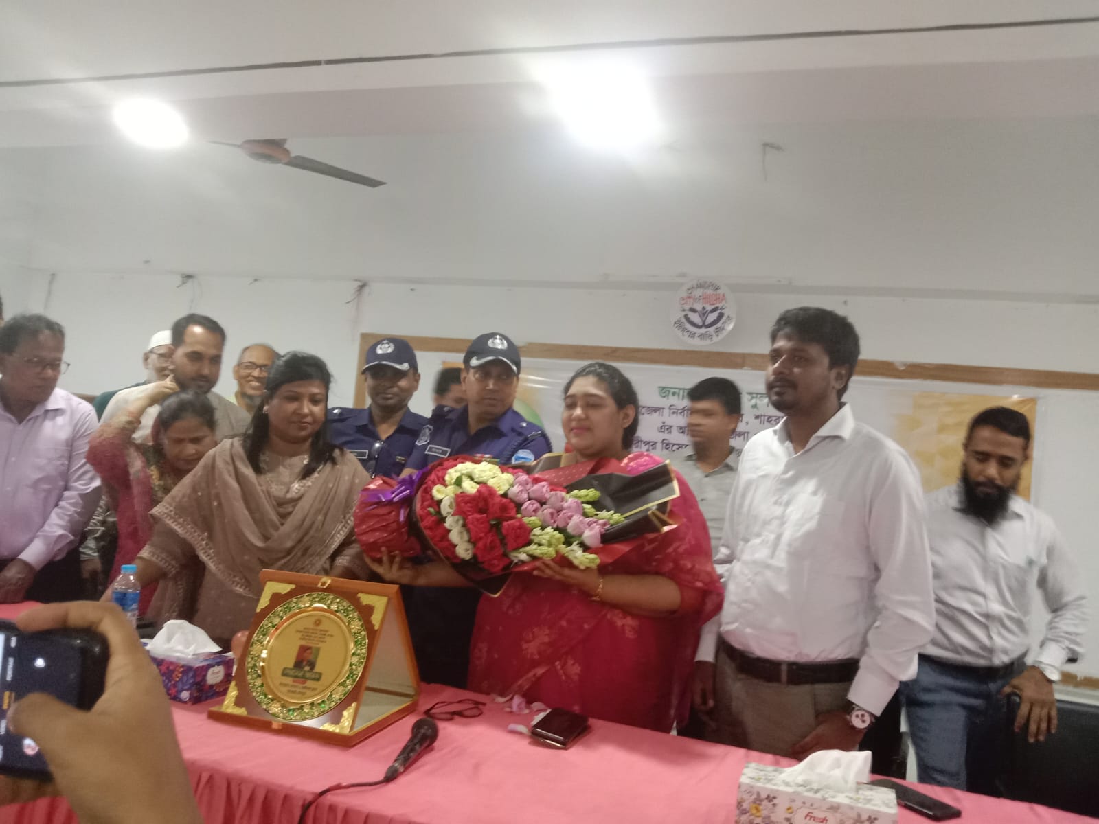 শাহরাস্তির ইউএনও নিগার সুলতানার মাদারীপুর জেলায় এডিসি হিসেবে পদায়নের প্রেক্ষিতে বিদায়ী সংবর্ধনা অনুষ্ঠিত