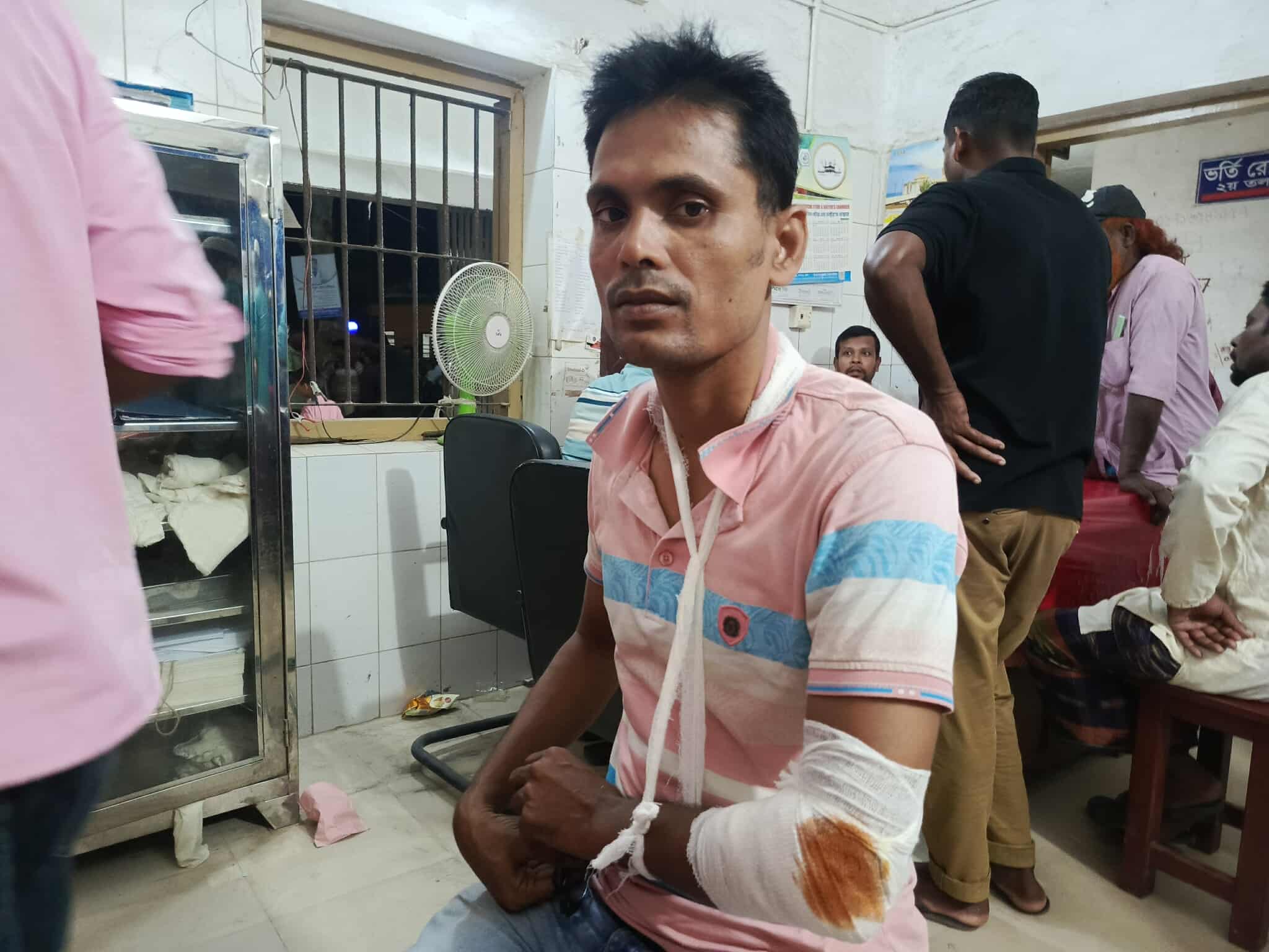 আল্লারদর্গায় দৈনিক বিশ্ব মানচিত্র পত্রিকার প্রতিনিধি সাংবাদিক মিলনকে গাঁজা বিক্রেতা কর্তৃক পিটিয়ে আহত করে টাকা ছিনতাই