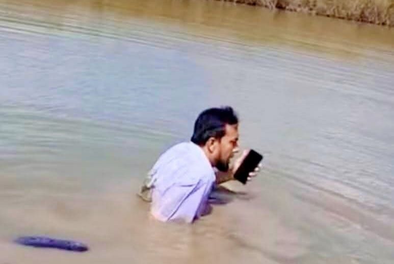 ​”মব সন্ত্রাসের শিকার সাংবাদিক আহাদ”