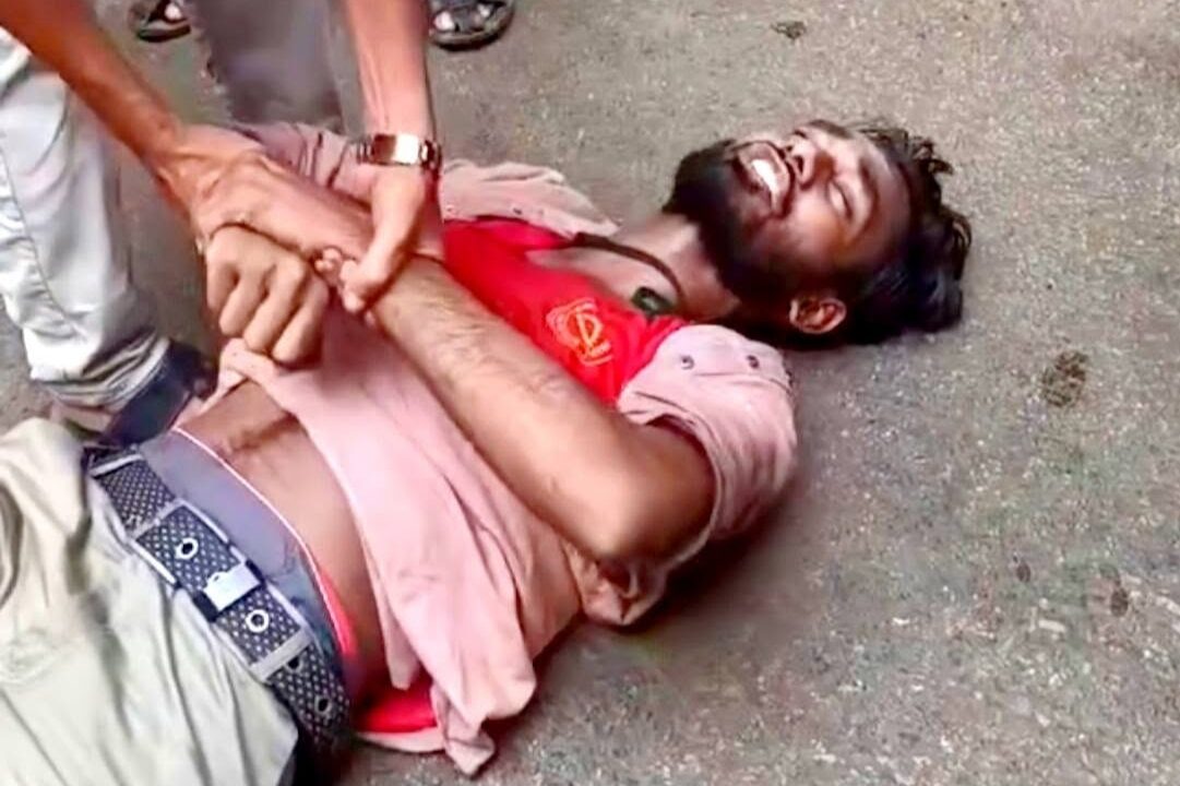 এক পরাজিত বাবার বুক-ফাটা চিৎকার