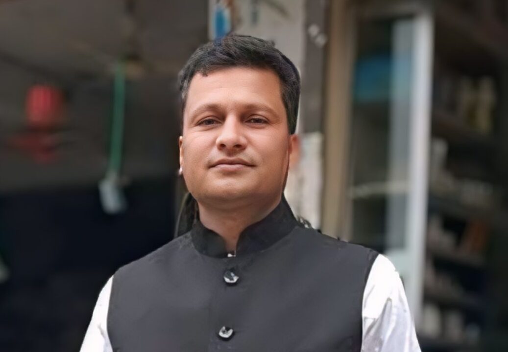 শাহরাস্তি উপজেলার রায়শ্রী দক্ষিণ ইউনিয়নের যুবলীগের সভাপতি ইউপি সদস্য কুতুব উদ্দিন সোহাগ গ্রেফতার
