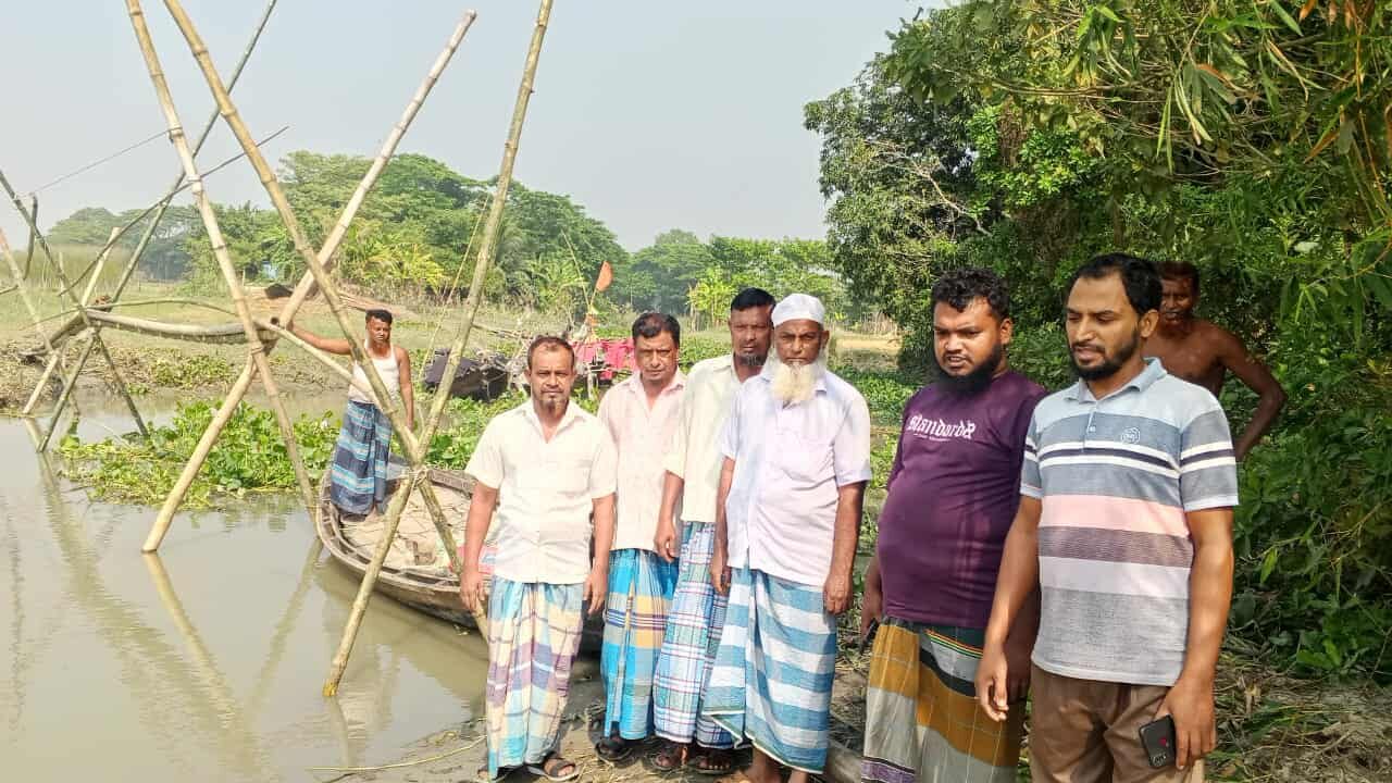 গ্রীস প্রবাসী বিএনপি’র নেতা আক্তার হোসেন, সাঁকো নির্মাণ করে দিলেন এলাকার মানুষের সুবিধার্থে