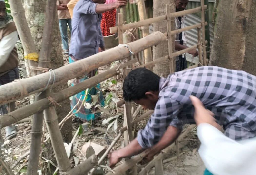 শাহরাস্তির টামটা উত্তর ইউনিয়নের রাঢ়া গ্রামের জনৈক মান্নানের অবৈধভাবে সরকারি জায়গা দখল থেকে উদ্ধার