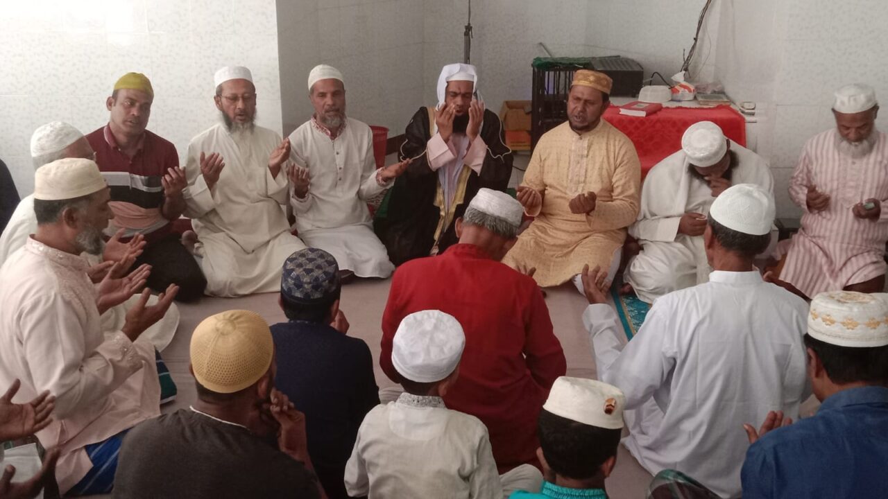 শাহরাস্তি পৌরসভার ৪ নং ওয়ার্ড বিএনপি’র উদ্যোগে খালেদা জিয়ার রোগমুক্তির জন্য মিলাদ ও দোয়া মাহফিল অনুষ্ঠিত