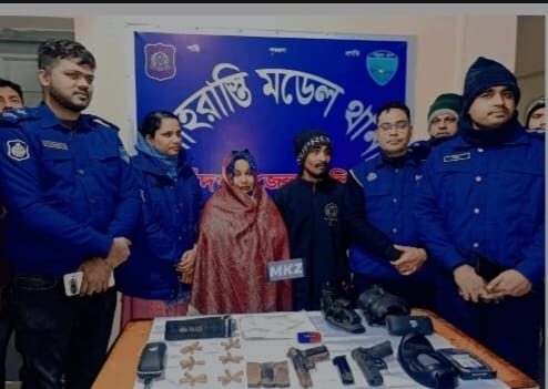 শাহরাস্তিতে দুটি পিস্তল ৩০ রাউন্ড গুলিসহ আটক ২
