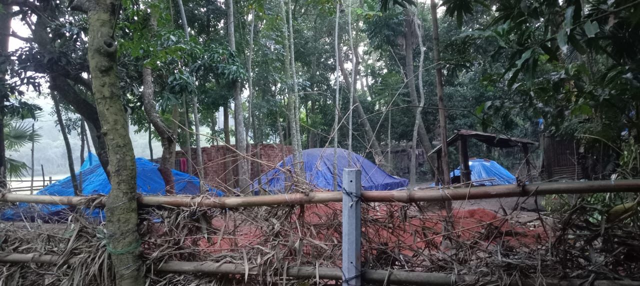 শাহরাস্তির খনশ্বরে বিধবা মহিলা প্রায় আড়াই মাস অবরুদ্ধ। থানায় অভিযোগ।