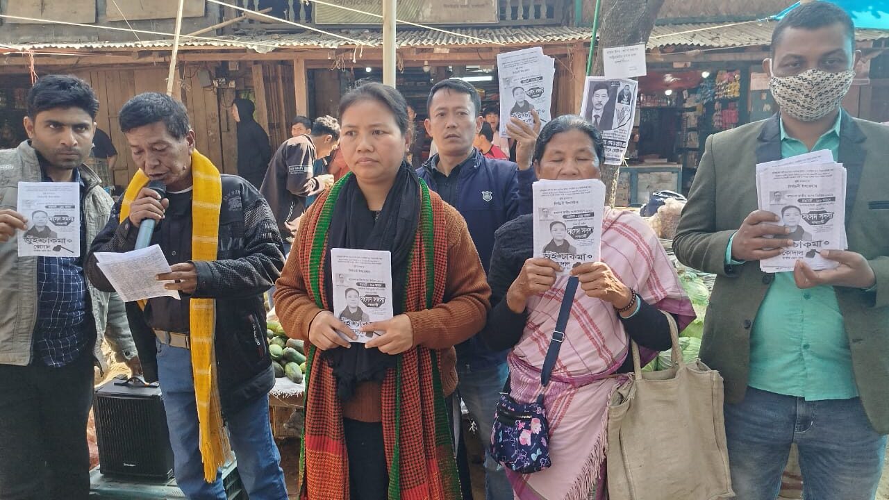 নির্বাচনী প্রচারণায় কাউখালীতে জুঁই চাকমার জনসংযোগ ও পথসভা