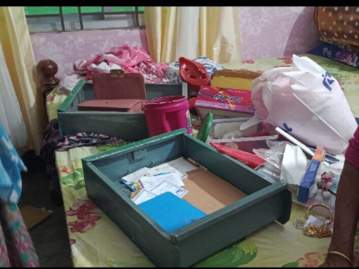 শাহরাস্তিতে এনজিওর কর্মী সেজে নগদ অর্থ সহ প্রায় ১২ লক্ষ্য মালামাল চুরি।