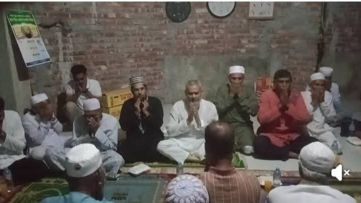 শাহরাস্তি পৌরসভার ৪ নং ওয়ার্ডের নাওড়া পশ্চিমপাড়া জামে মসজিদে দোয়া ও ইফতার মাহফিল অনুষ্ঠিত