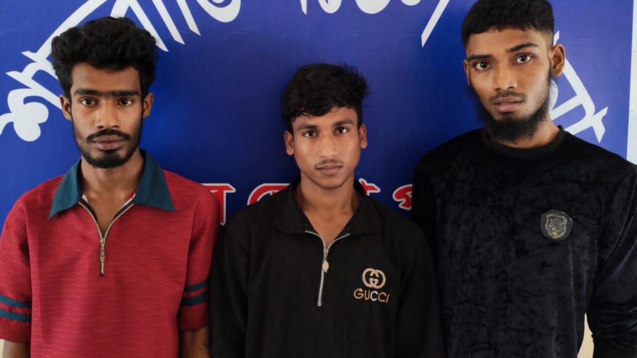 শাহরাস্তি মডেল থানার পুলিশ ডাকাতির প্রস্তুতি কালে ৩ আসামী গ্রেফতার, বিজ্ঞ আদালতে সোপার্দ