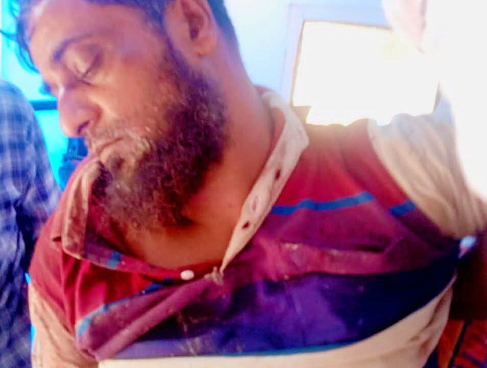 মতলবে কিশোরীকে ধর্ষণের পর ভিডিও ছড়ানোর অভিযোগ;চায়ের দোকানিকে পিটুনি দিয়ে পুলিশে সোপর্দ