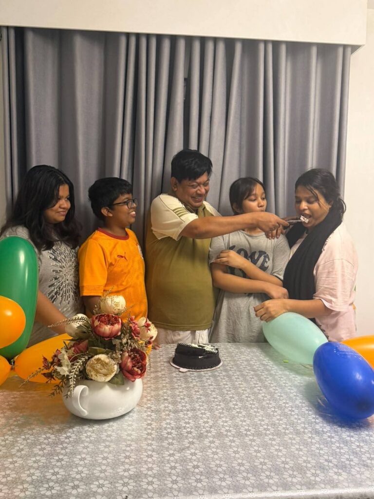 লাগে উরা ধুরা’ গানে কণ্ঠ দিয়ে আলোচনায় শাহরাস্তির মেয়ে দেবশ্রী অন্তরা